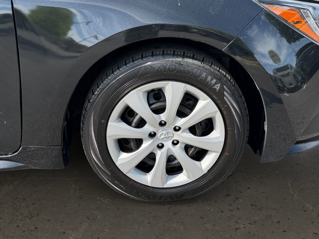 Used 2022 Toyota Corolla LE image 26