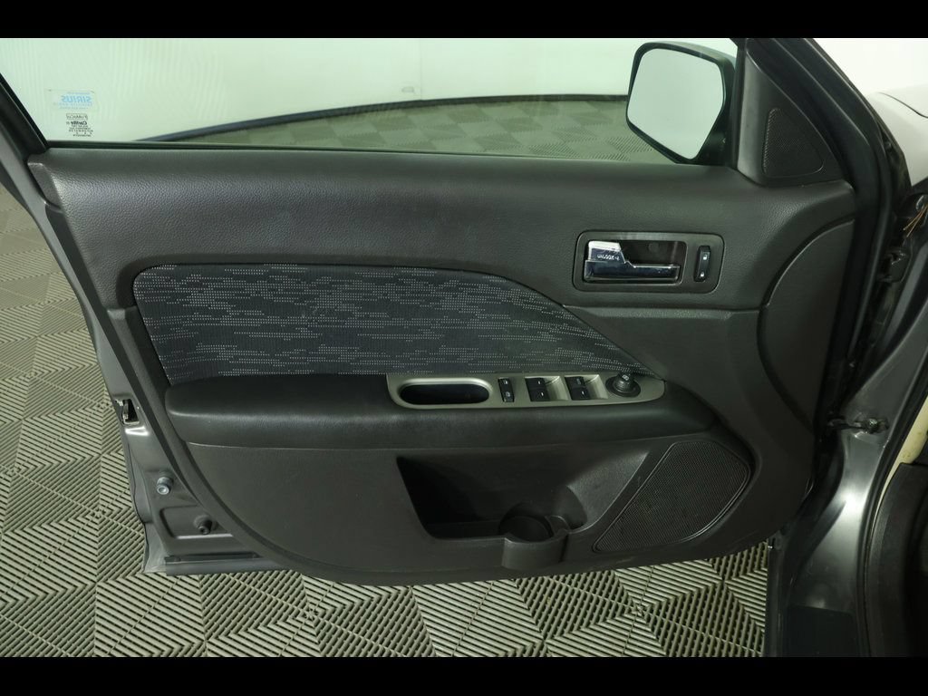 Used 2011 Ford Fusion SE w/ 202A Rapid Spec Order Code FWD image 16