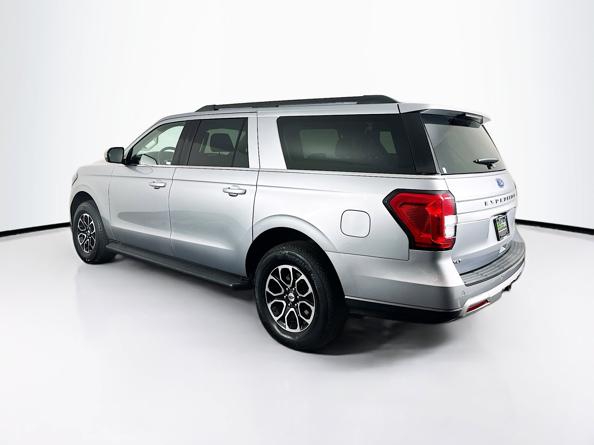 Used 2024 Ford Expedition Max XLT image 5