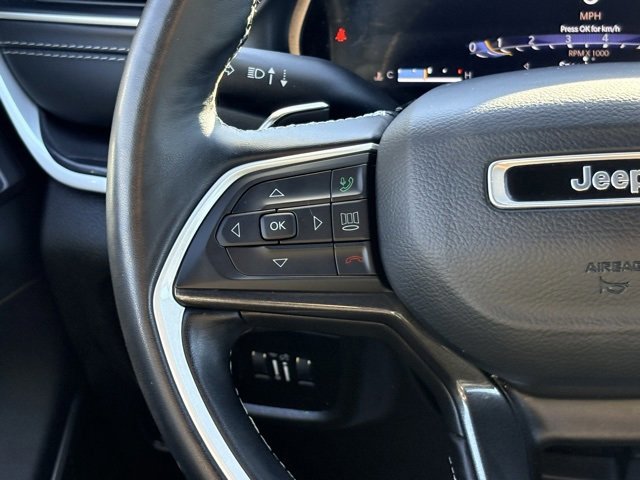 Used 2022 Jeep Grand Cherokee L Laredo image 16