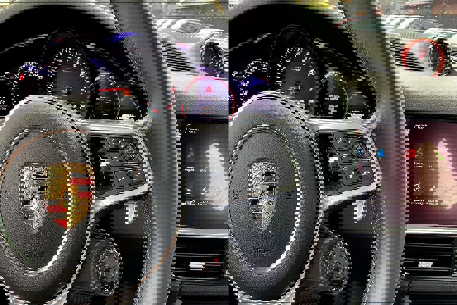 Used 2023 Porsche Cayenne Coupe image 19