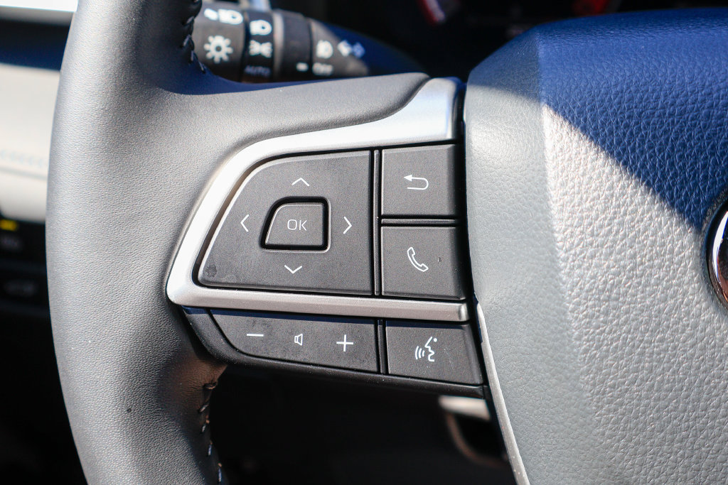 Used 2026 Toyota Highlander XSE AWD/4WD image 16