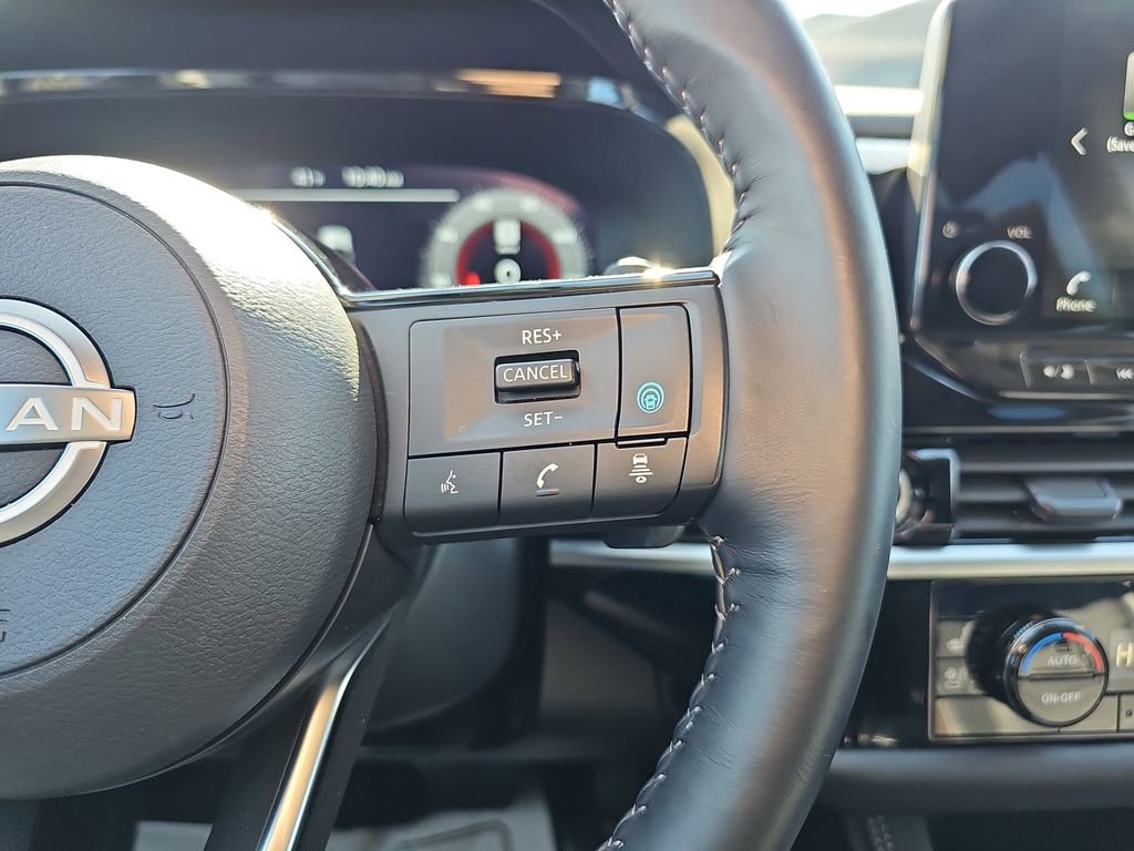 Used 2024 Nissan Pathfinder Platinum w/ Cargo Package image 23