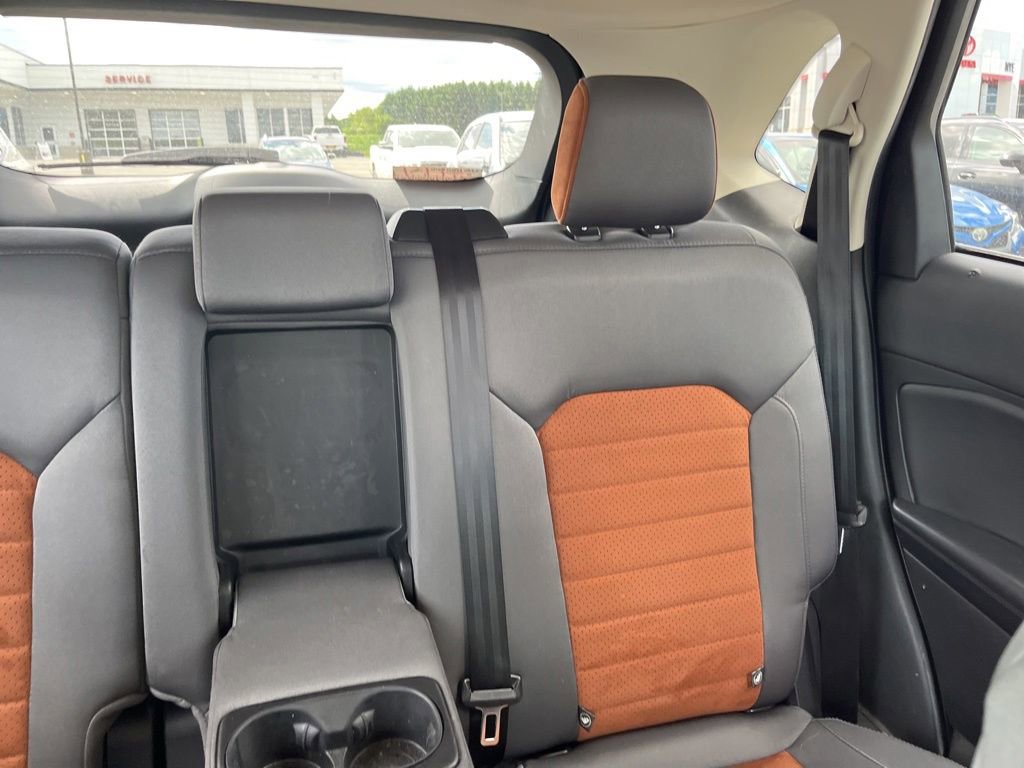 Used 2018 Ford Edge SEL w/ Equipment Group 201A AWD/4WD image 16