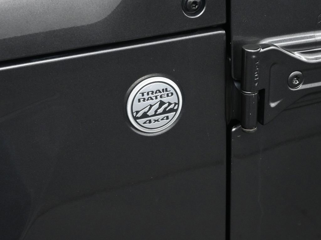 Used 2021 Jeep Gladiator Sport image 13