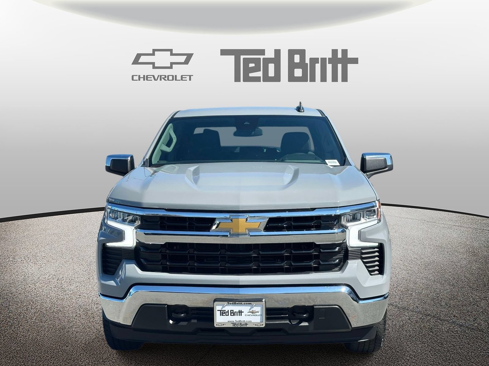 Used 2024 Chevrolet Silverado 1500 LT AWD/4WD image 2