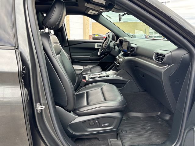 Used 2020 Ford Explorer XLT w/ Equipment Group 202A image 17
