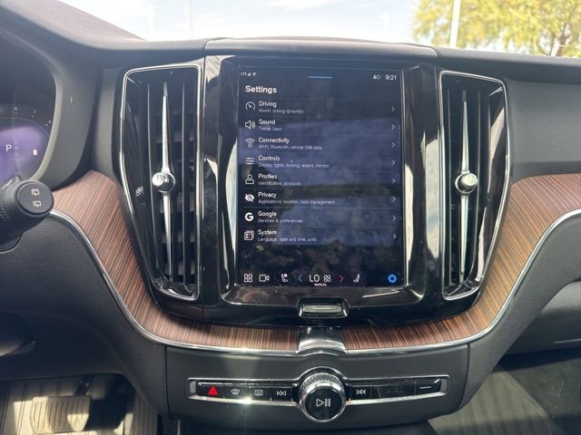 Used 2023 Volvo XC60 B5 Plus w/ Protection Package Premier image 26