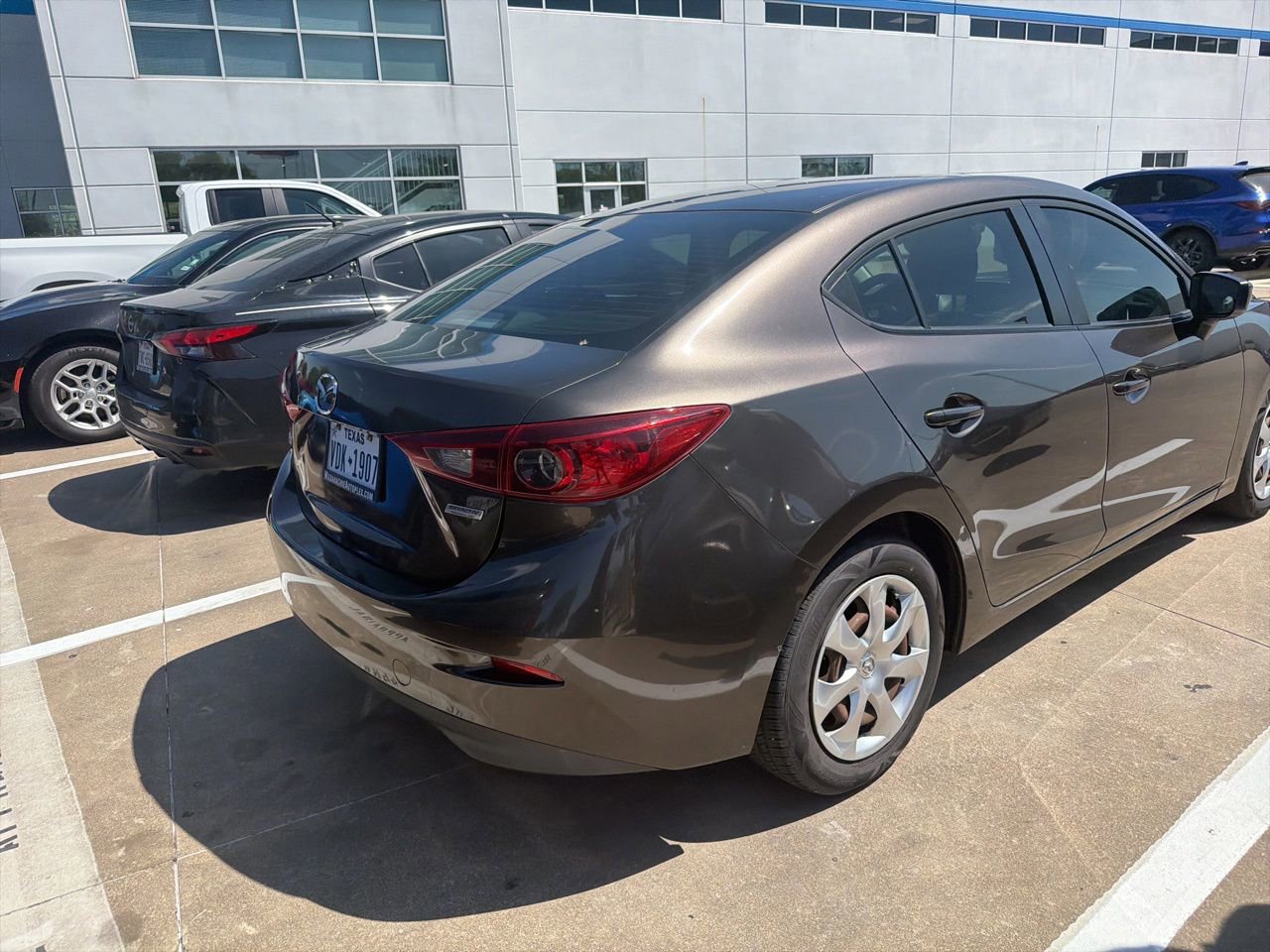 Used 2016 MAZDA MAZDA3 i Sport image 9