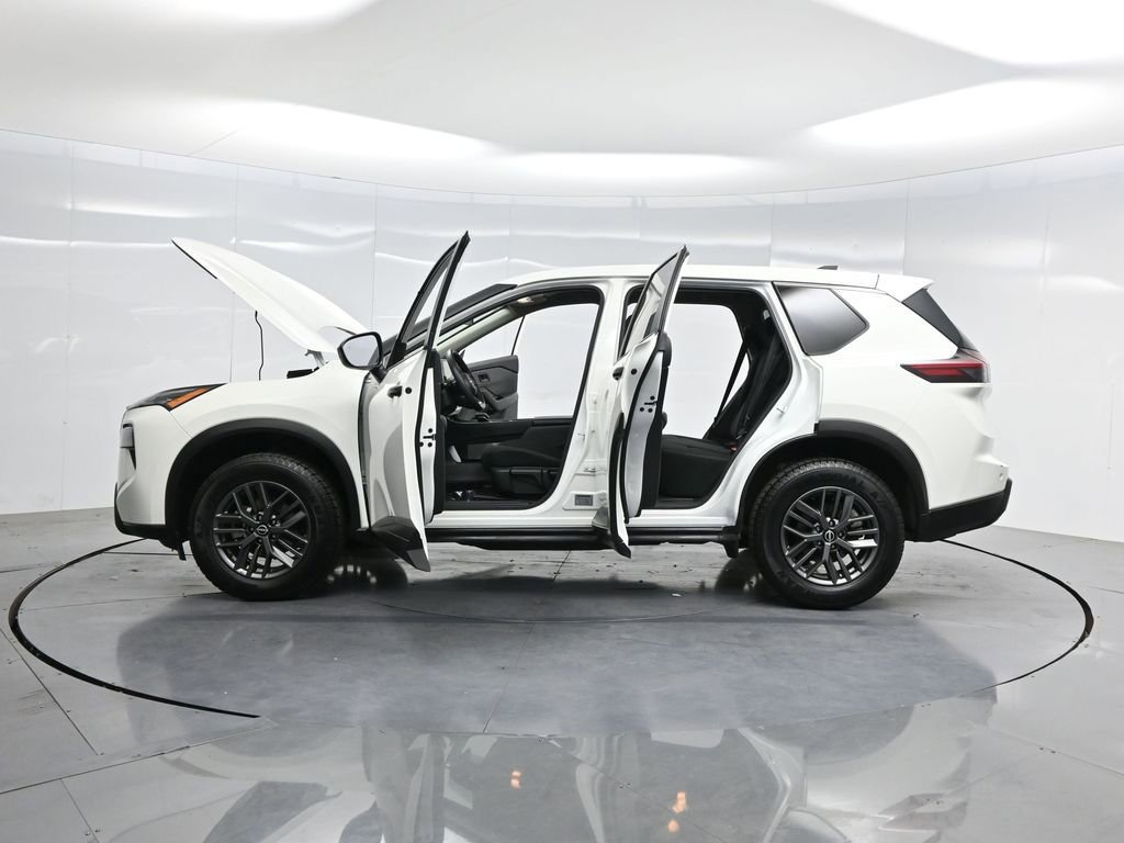 Used 2024 Nissan Rogue S image 50