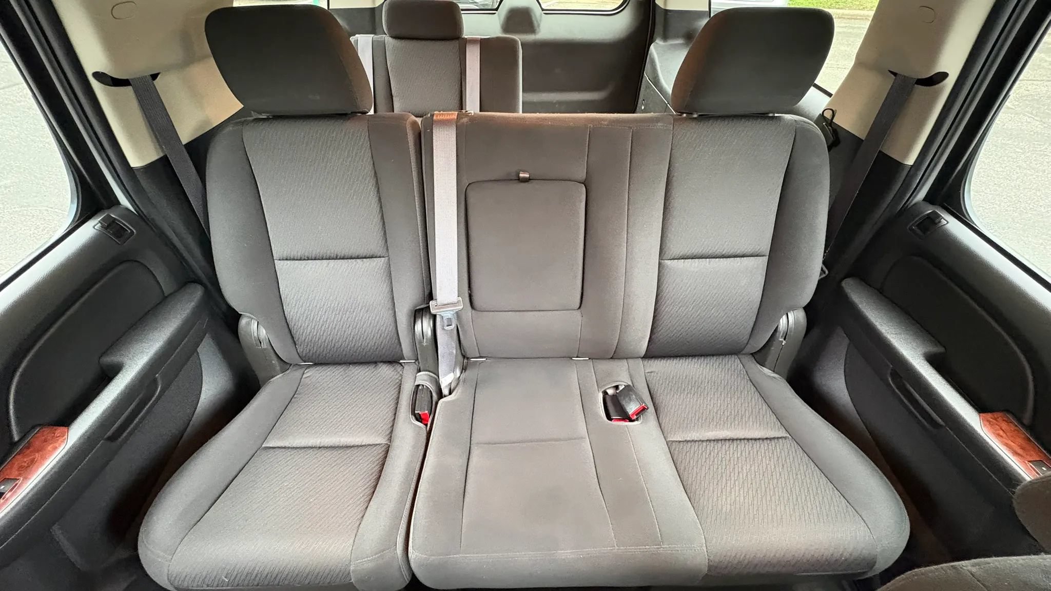 Used 2014 Chevrolet Suburban LS w/ All-Star Edition AWD/4WD image 31