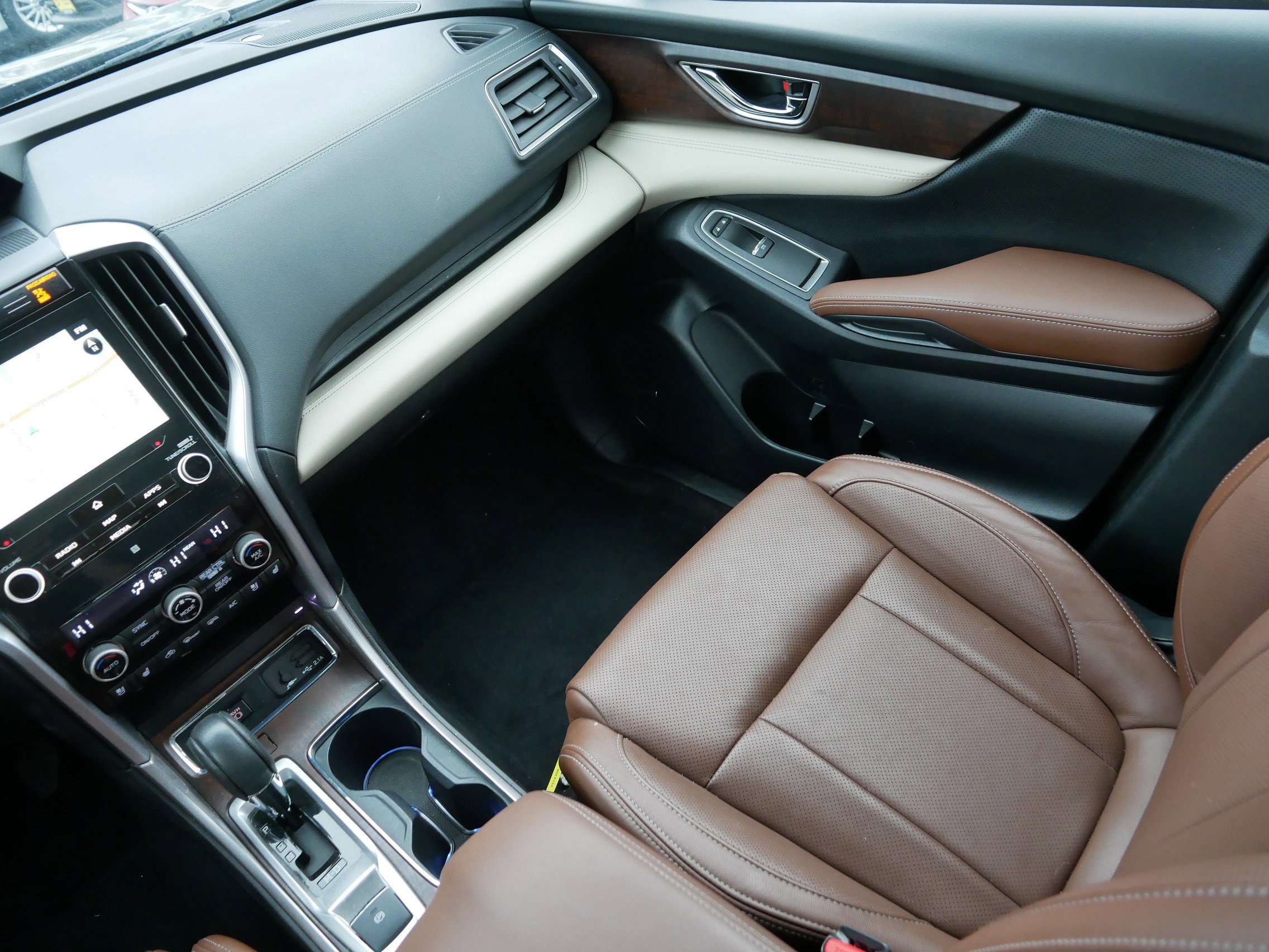 Used 2022 Subaru Ascent Touring AWD/4WD image 11