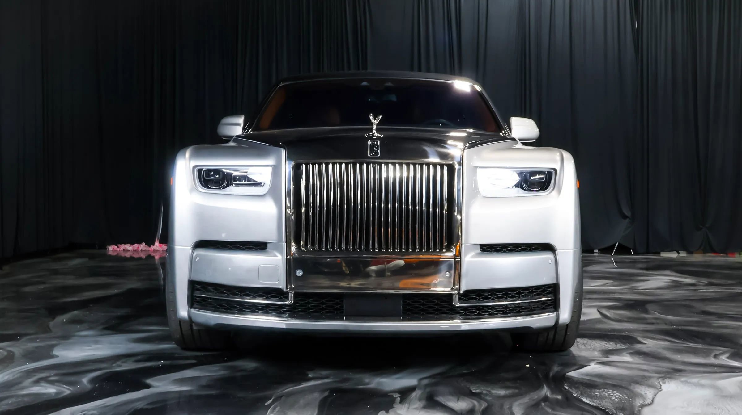 Used 2018 Rolls-Royce Phantom Sedan RWD image 7