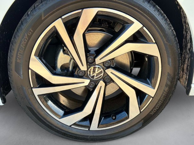 New 2027 Volkswagen Jetta SEL FWD image 11