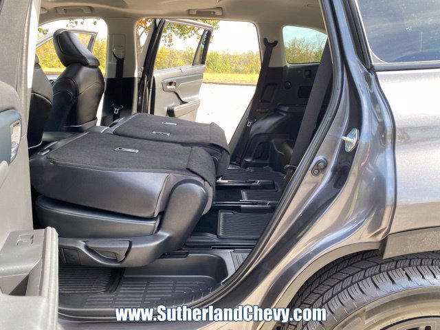Used 2022 Toyota Highlander XLE AWD/4WD image 43