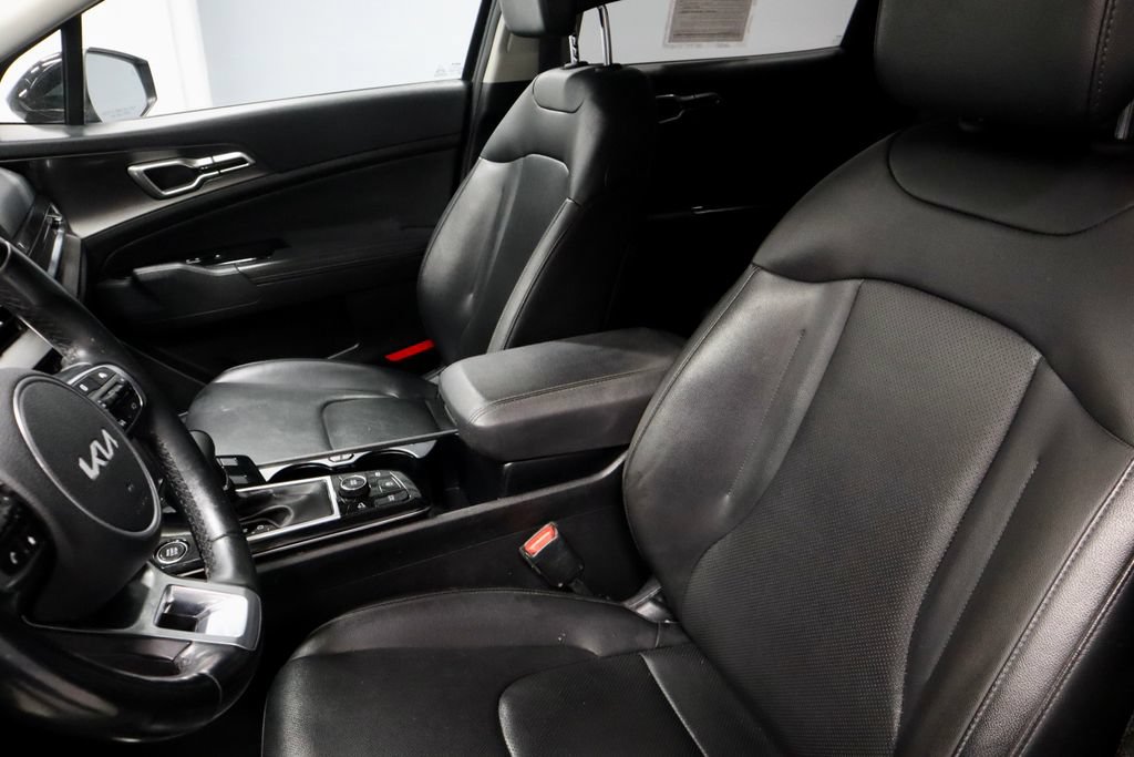 Used 2025 Kia Sportage EX FWD image 25