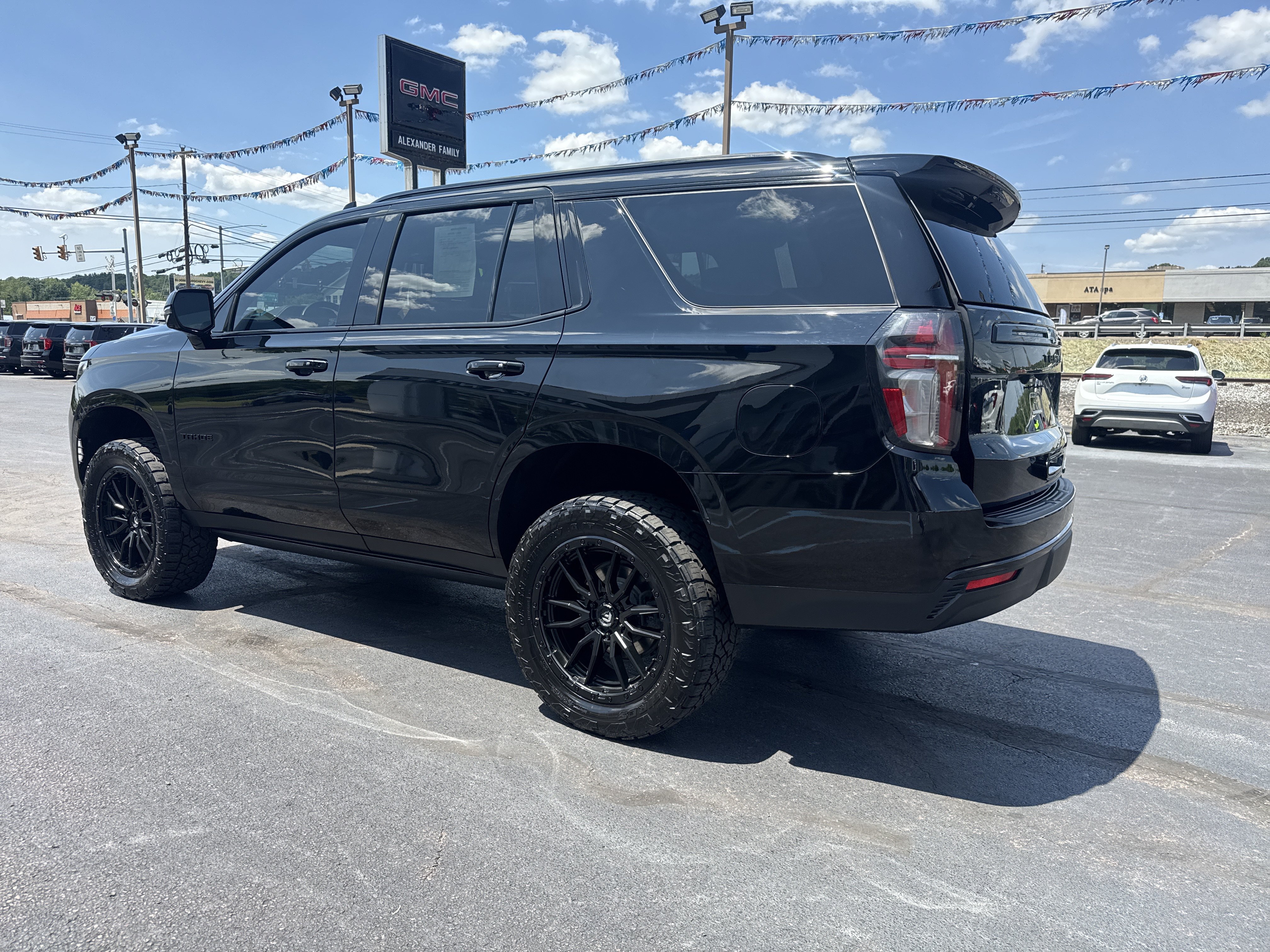Used 2023 Chevrolet Tahoe RST w/ Luxury Package AWD/4WD image 6