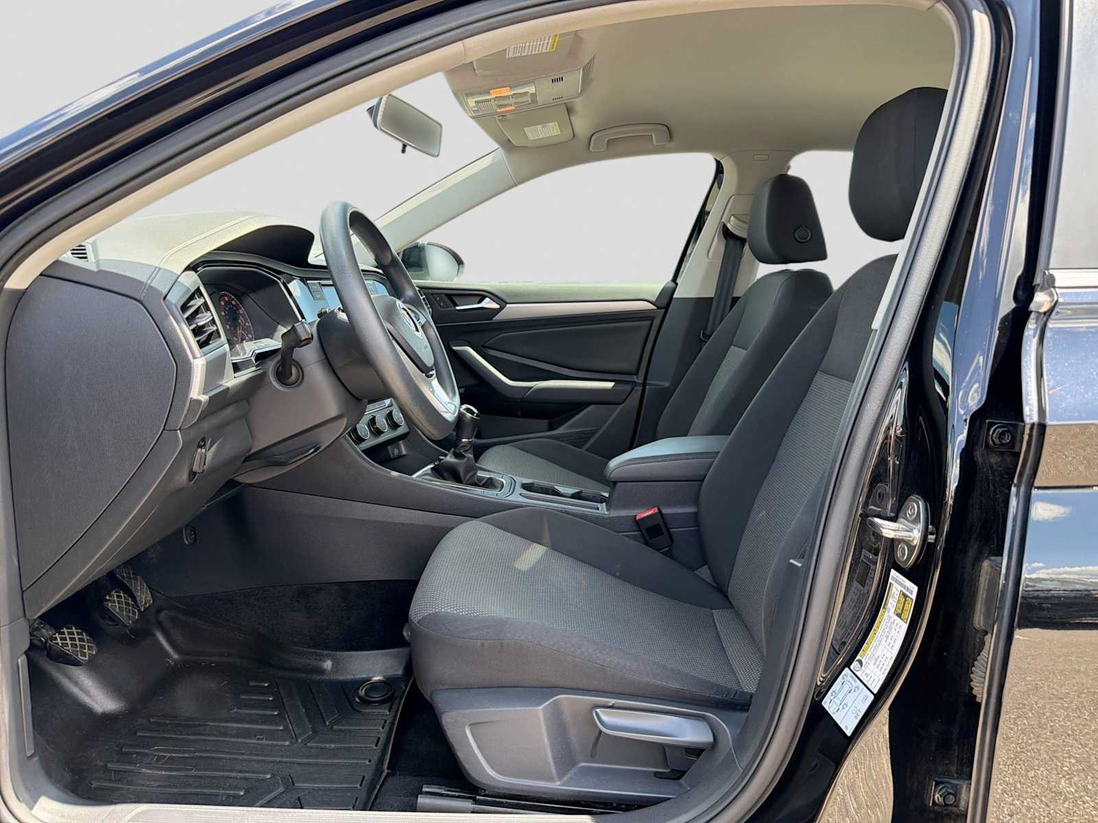 Used 2019 Volkswagen Jetta S w/ Driver Assistance Package FWD image 2