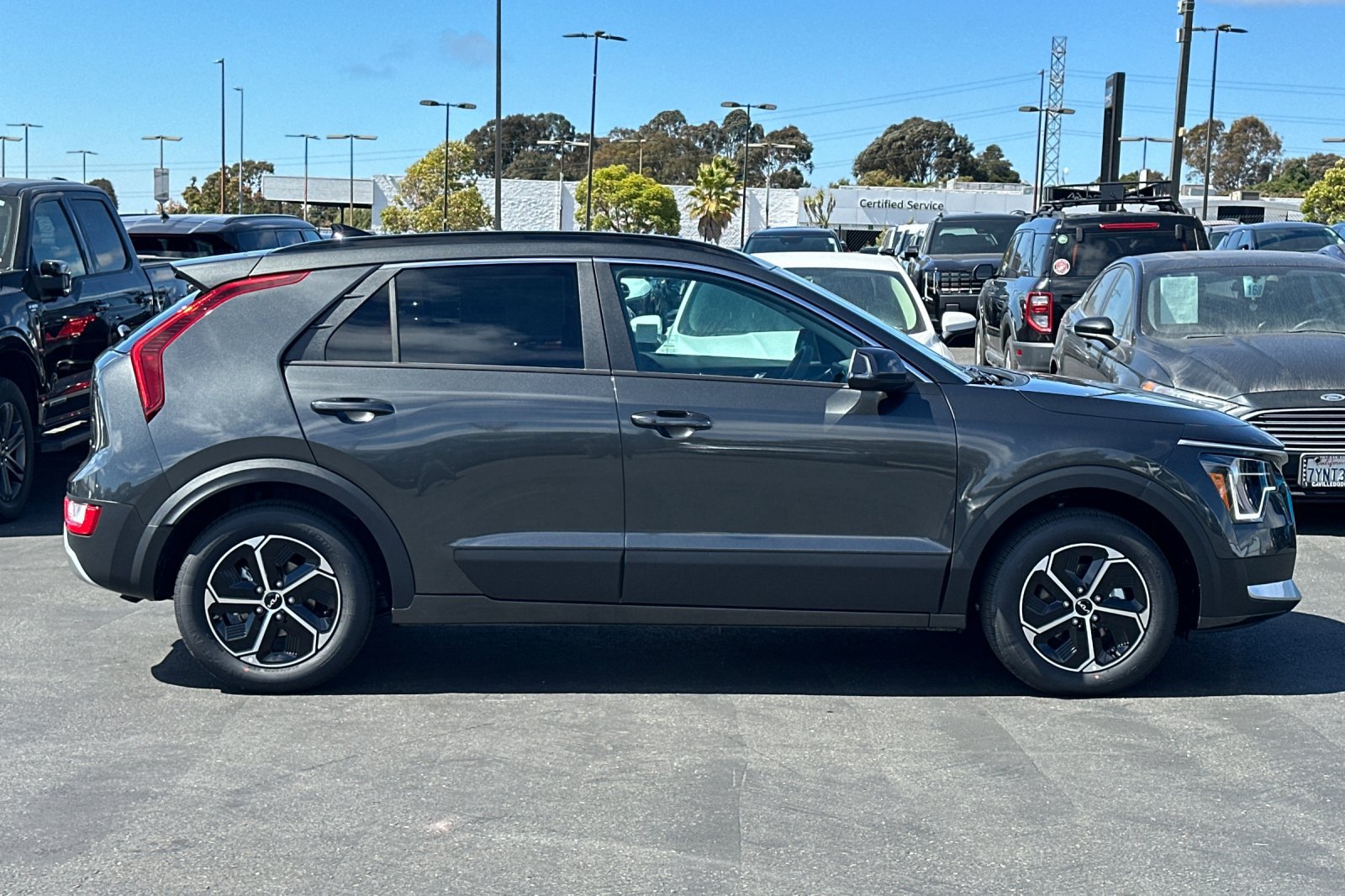 New 2026 Kia Niro EX FWD image 3