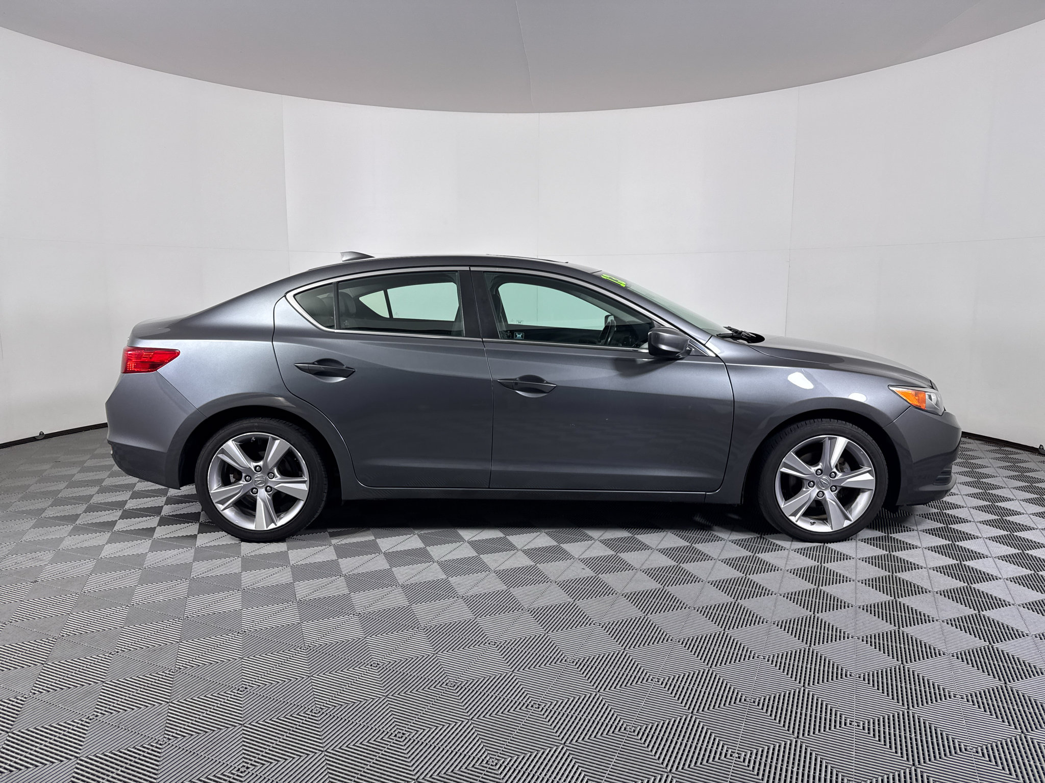 Used 2013 Acura ILX w/ Premium Package FWD image 14