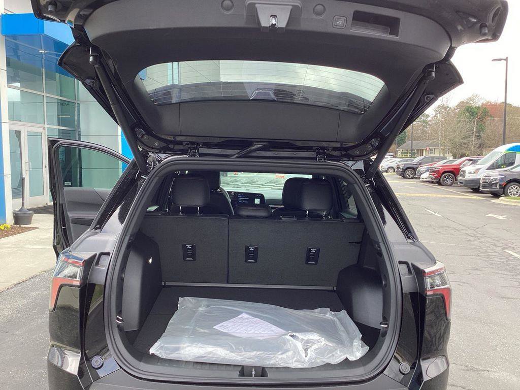 New 2026 Chevrolet Equinox RS w/ Safety and Technology Package FWD image 20