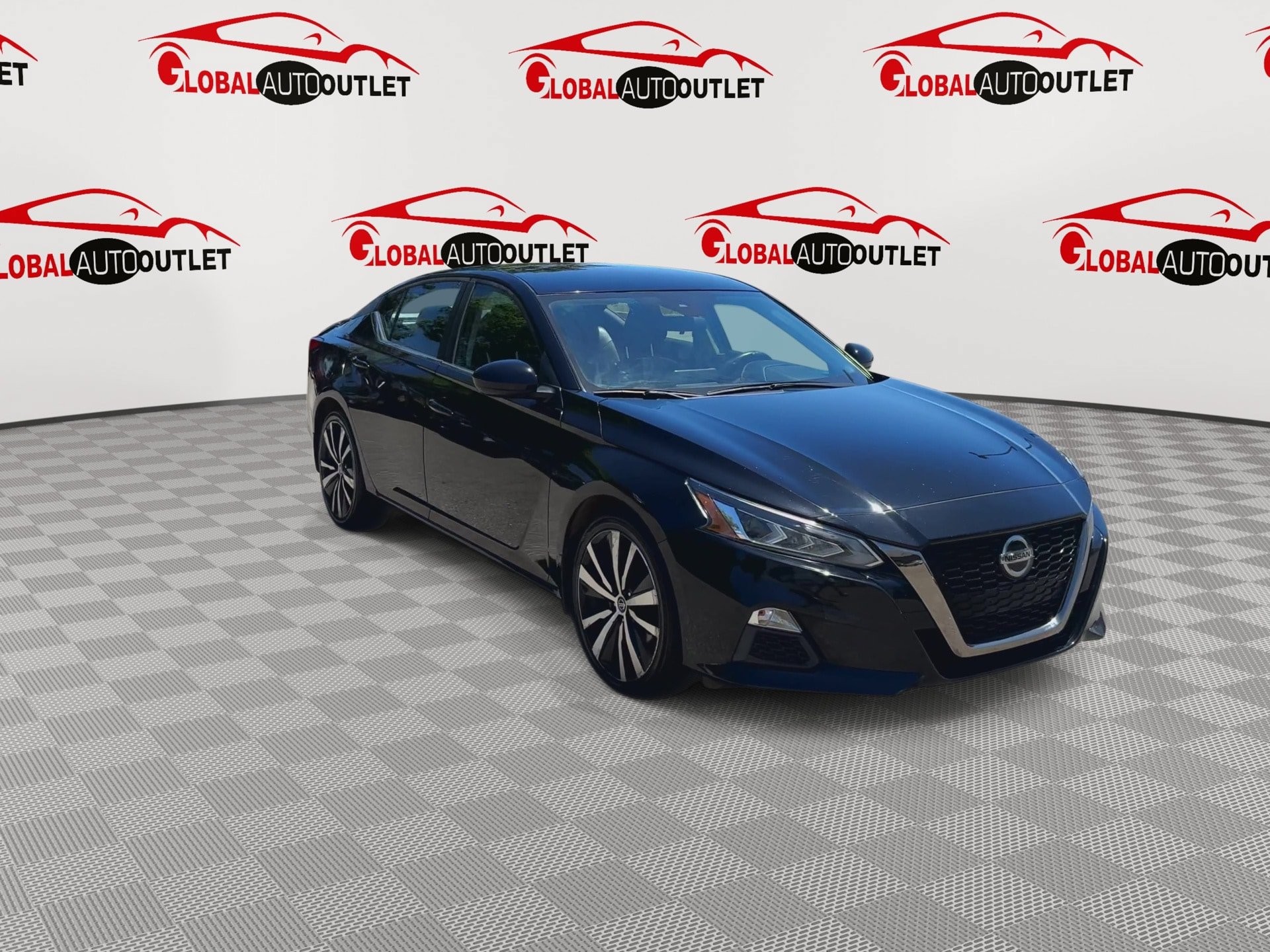 Used 2021 Nissan Altima 2.5 SR FWD image 2