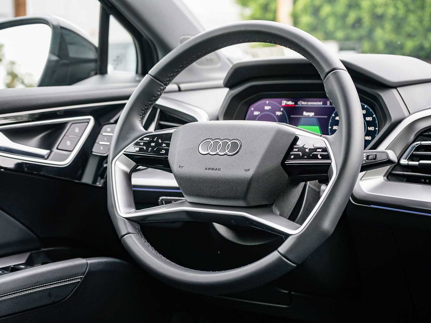 Used 2023 Audi Q4 e-tron Premium Plus w/ Premium Plus image 15