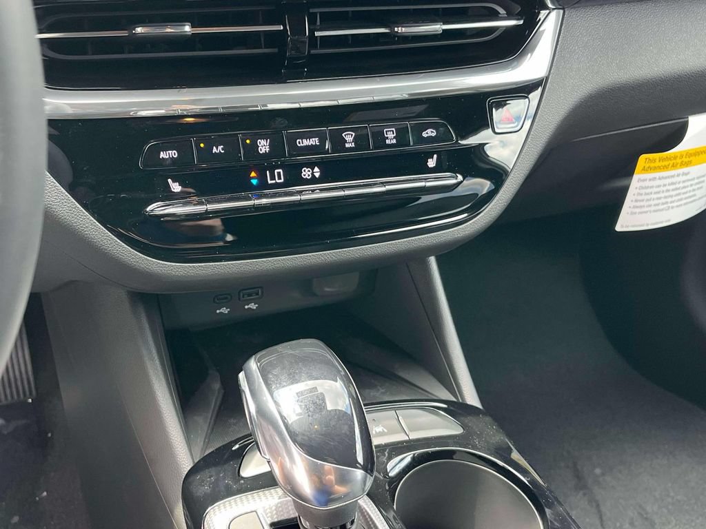 New 2026 Buick Envista Avenir FWD image 27