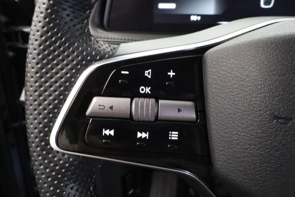 Used 2025 Nissan Ariya AWD image 22