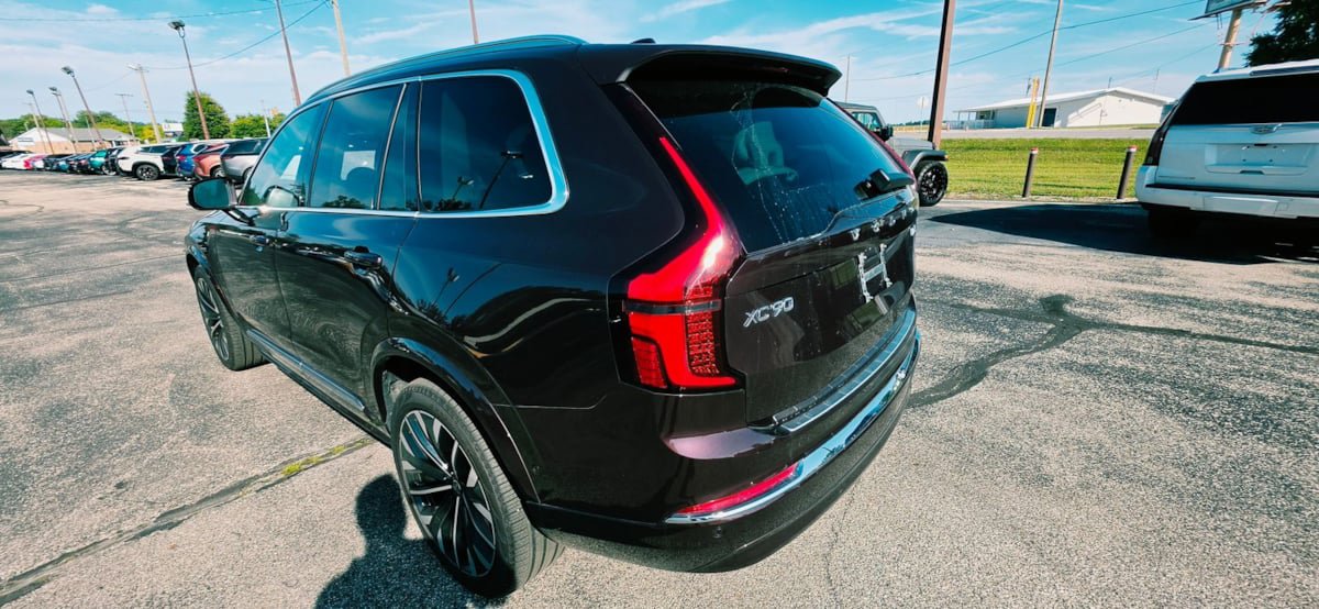 Used 2025 Volvo XC90 B6 Ultra w/ Lounge Package AWD/4WD image 6