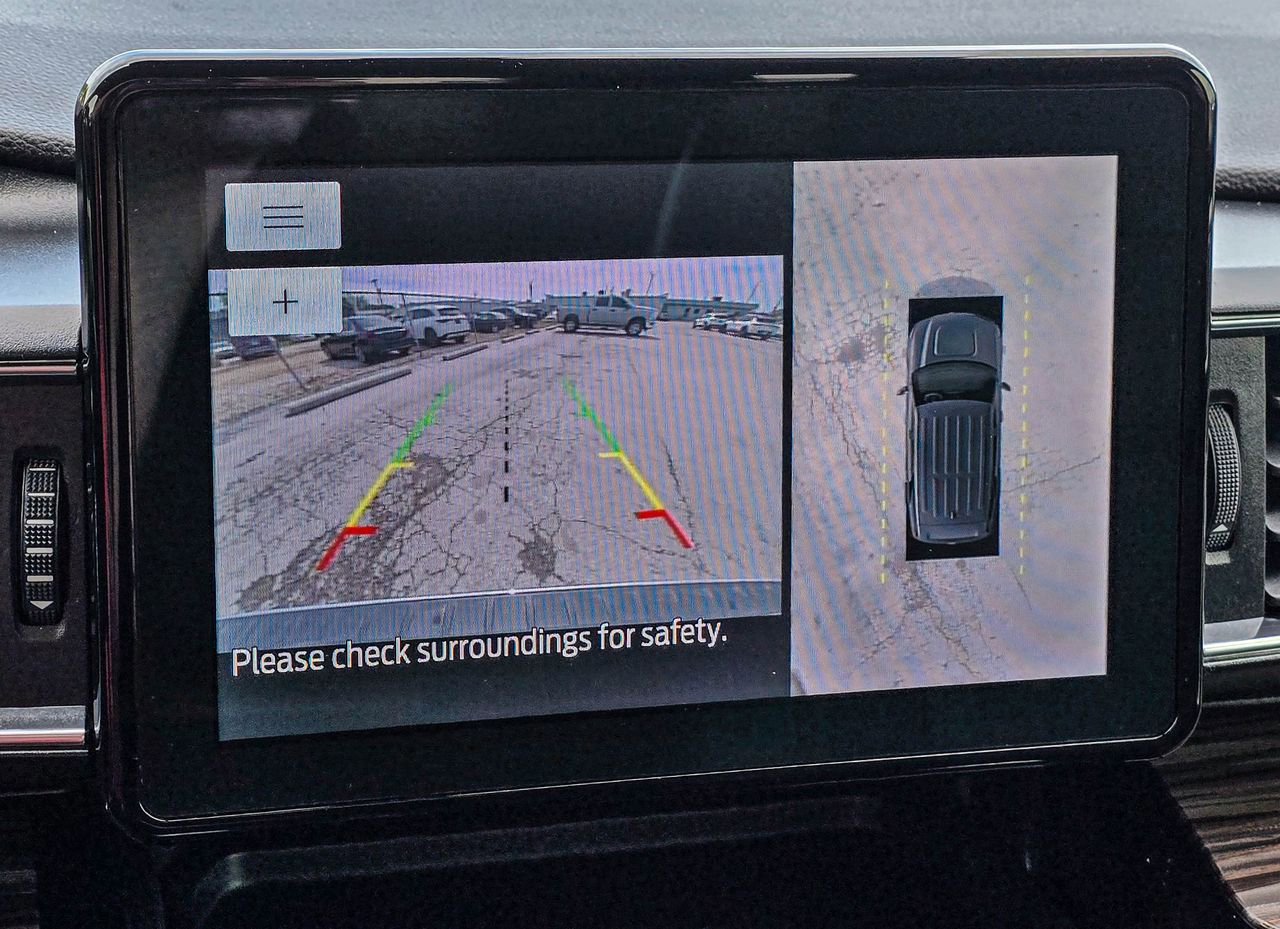 Used 2022 Ford Explorer Limited w/ Equipment Group 301A AWD/4WD image 21