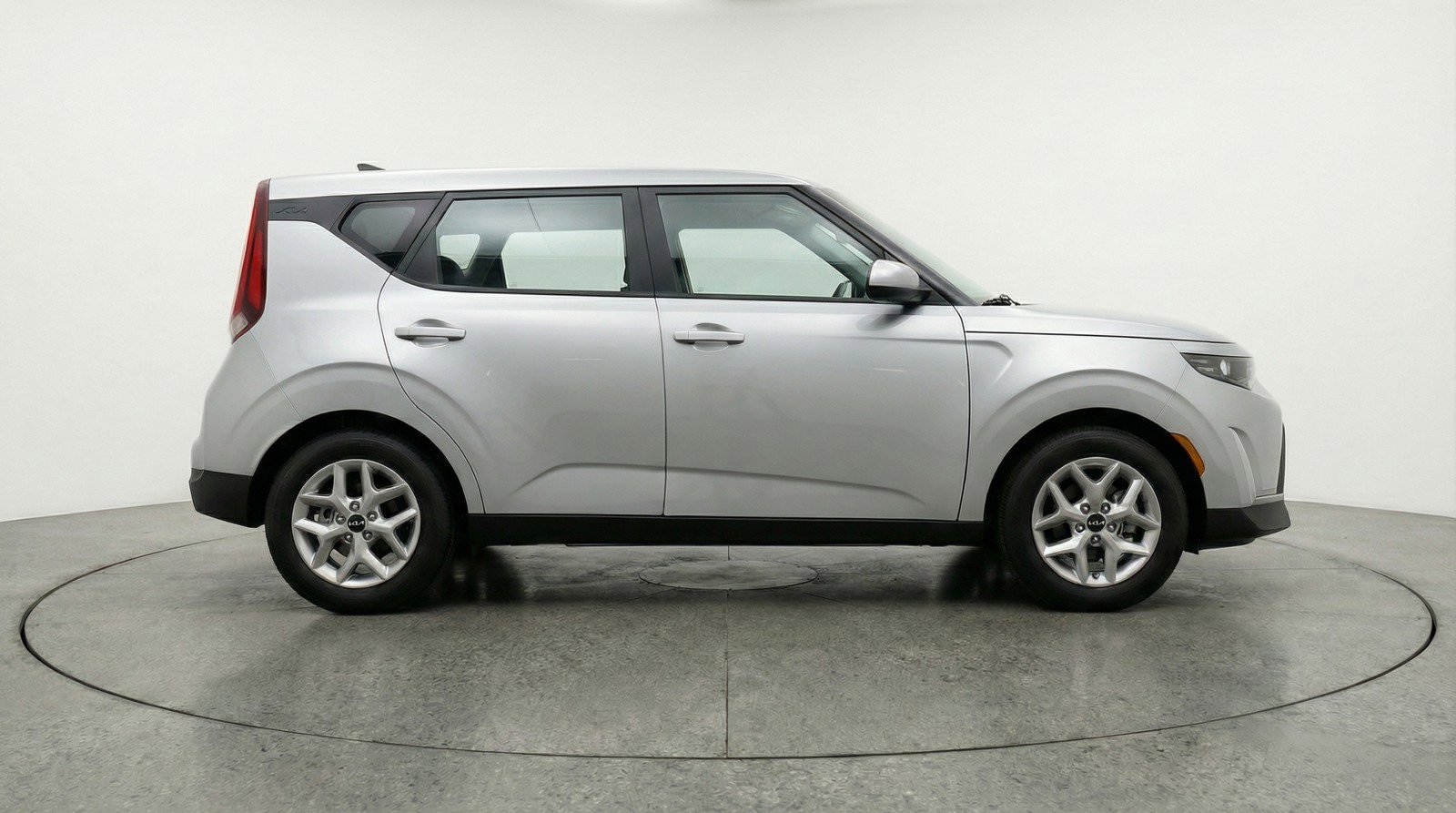 Used 2025 Kia Soul LX w/ LX Technology Package image 11