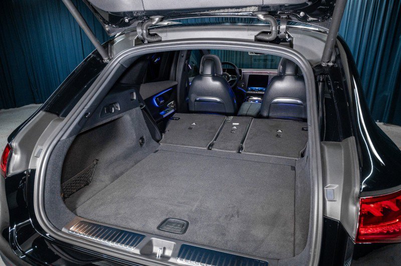 New 2026 Mercedes-Benz EQE 320 4MATIC SUV image 7