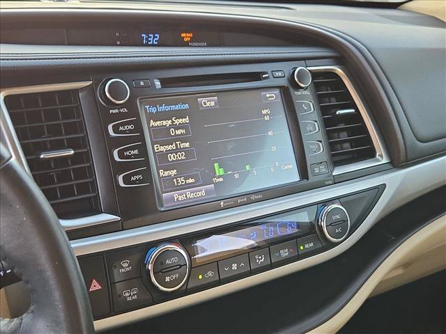 Used 2016 Toyota Highlander XLE FWD image 14