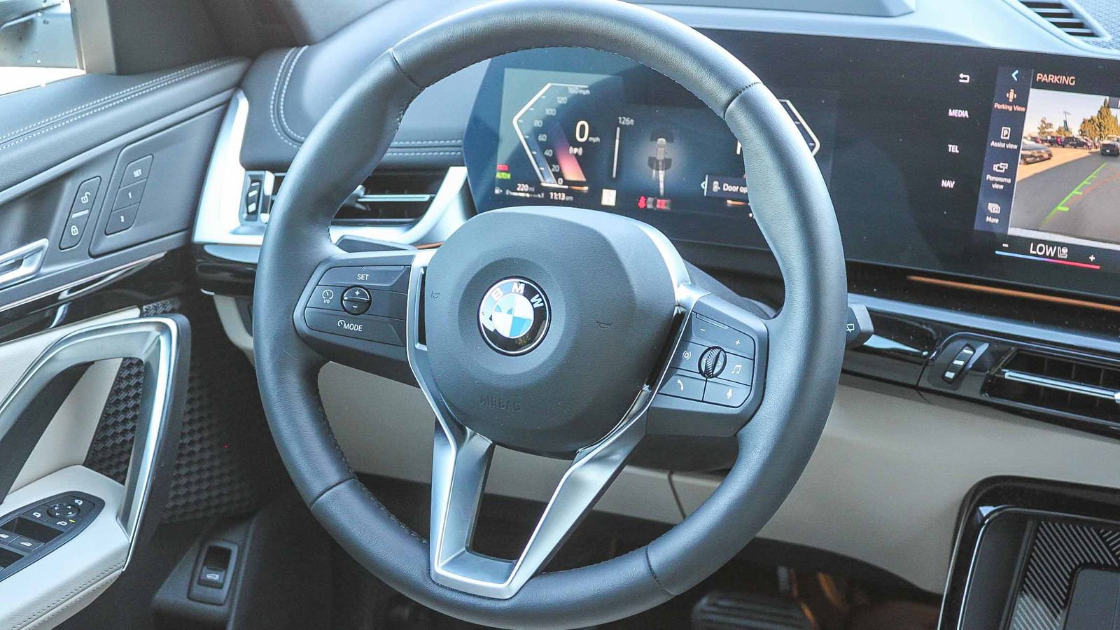 Used 2025 BMW X1 xDrive28i w/ Technology Package image 16