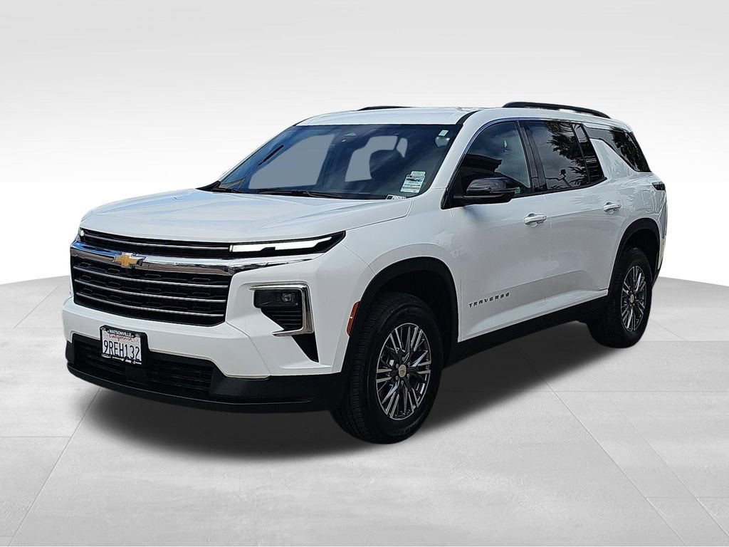 Used 2025 Chevrolet Traverse LT FWD image 7