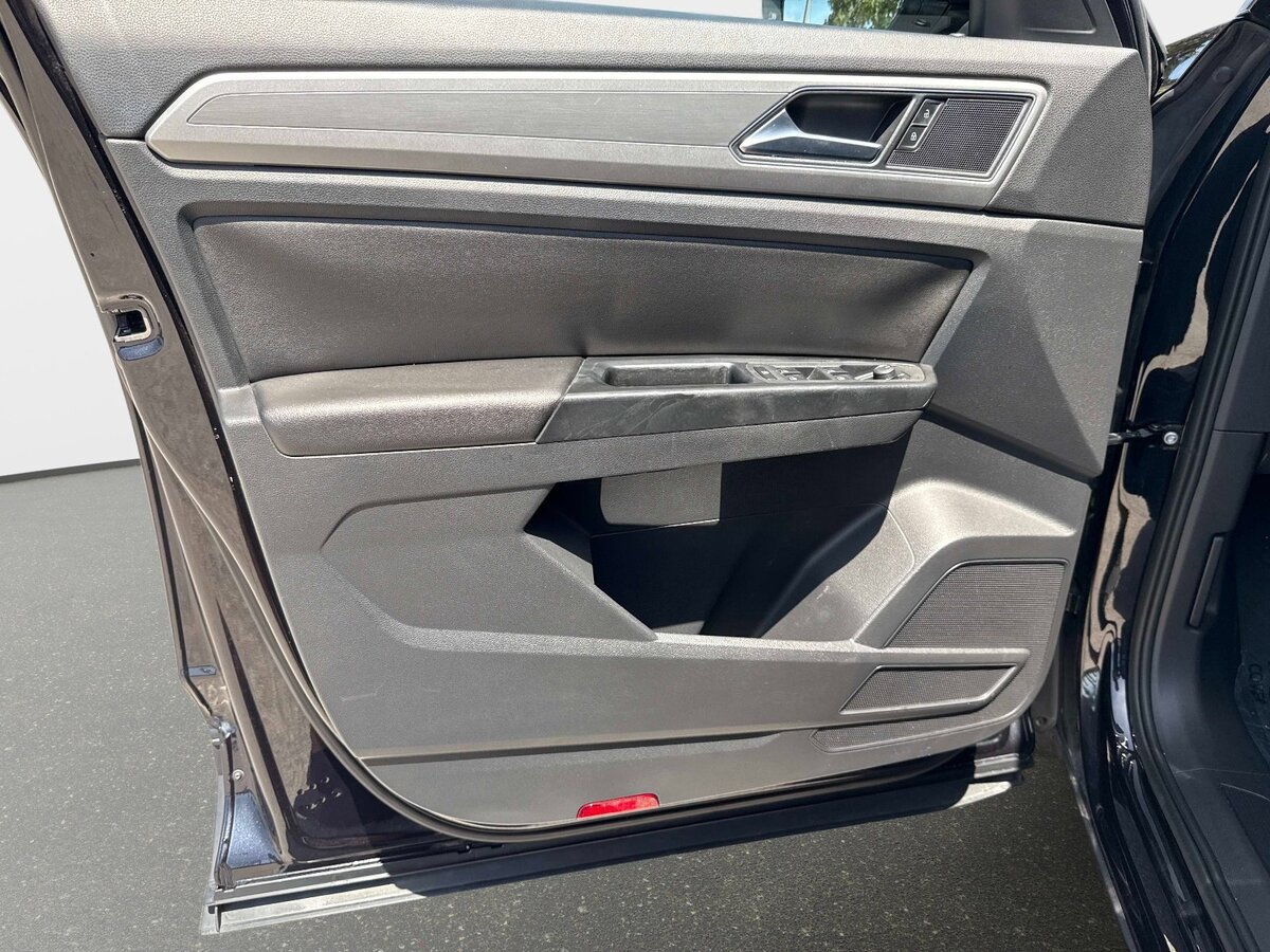 Used 2018 Volkswagen Atlas SE FWD image 17