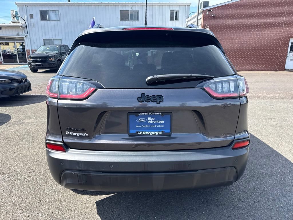 Used 2023 Jeep Cherokee Altitude Lux w/ Mopar Interior Package AWD/4WD image 6