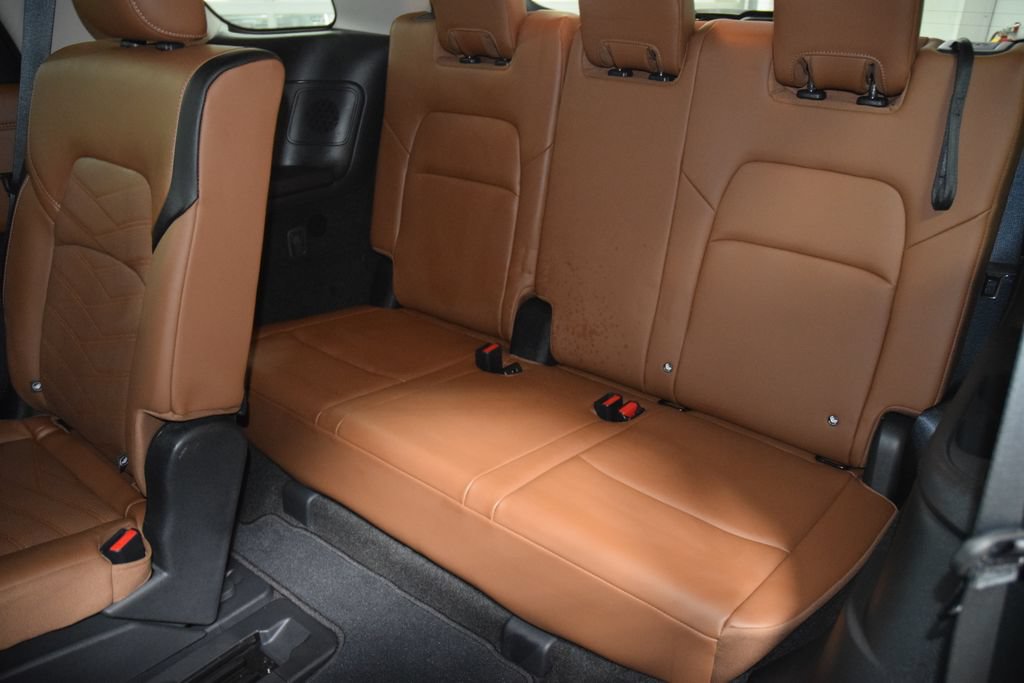 Used 2025 Nissan Pathfinder Platinum w/ Cargo Package AWD/4WD image 40