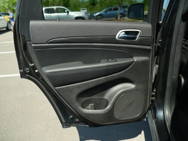 Used 2022 Jeep Grand Cherokee Laredo E RWD image 16