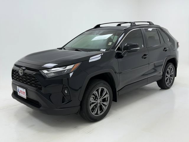 Used 2025 Toyota RAV4 XLE Premium AWD/4WD image 5