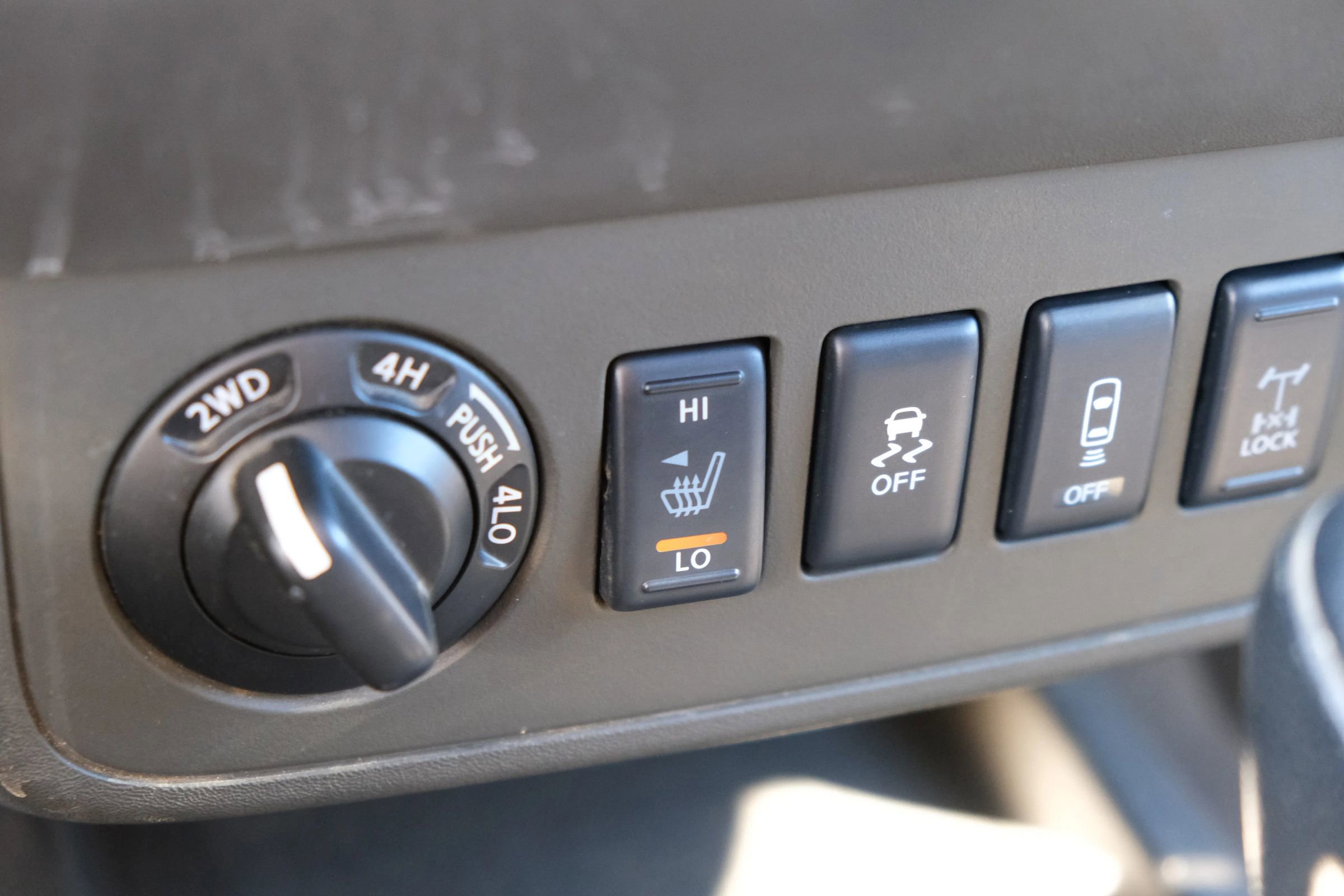 Used 2021 Nissan Frontier PRO-4X w/ Pro-4x Utility Package AWD/4WD image 34