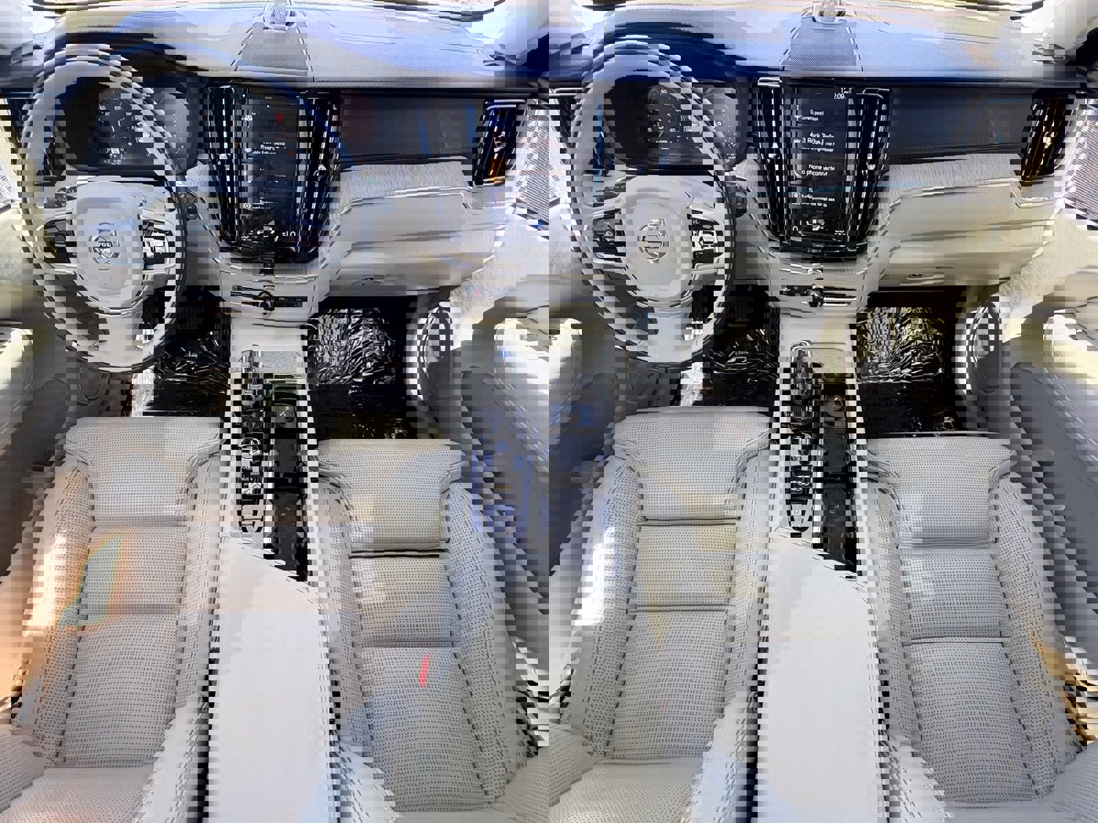 Used 2018 Volvo XC60 T8 Inscription image 25