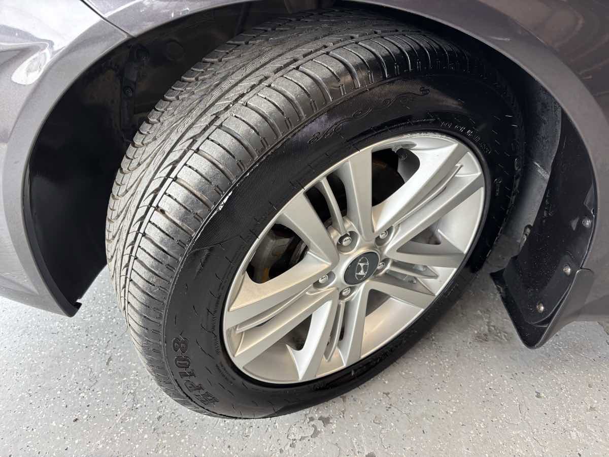 Used 2008 Hyundai Tiburon GS image 25