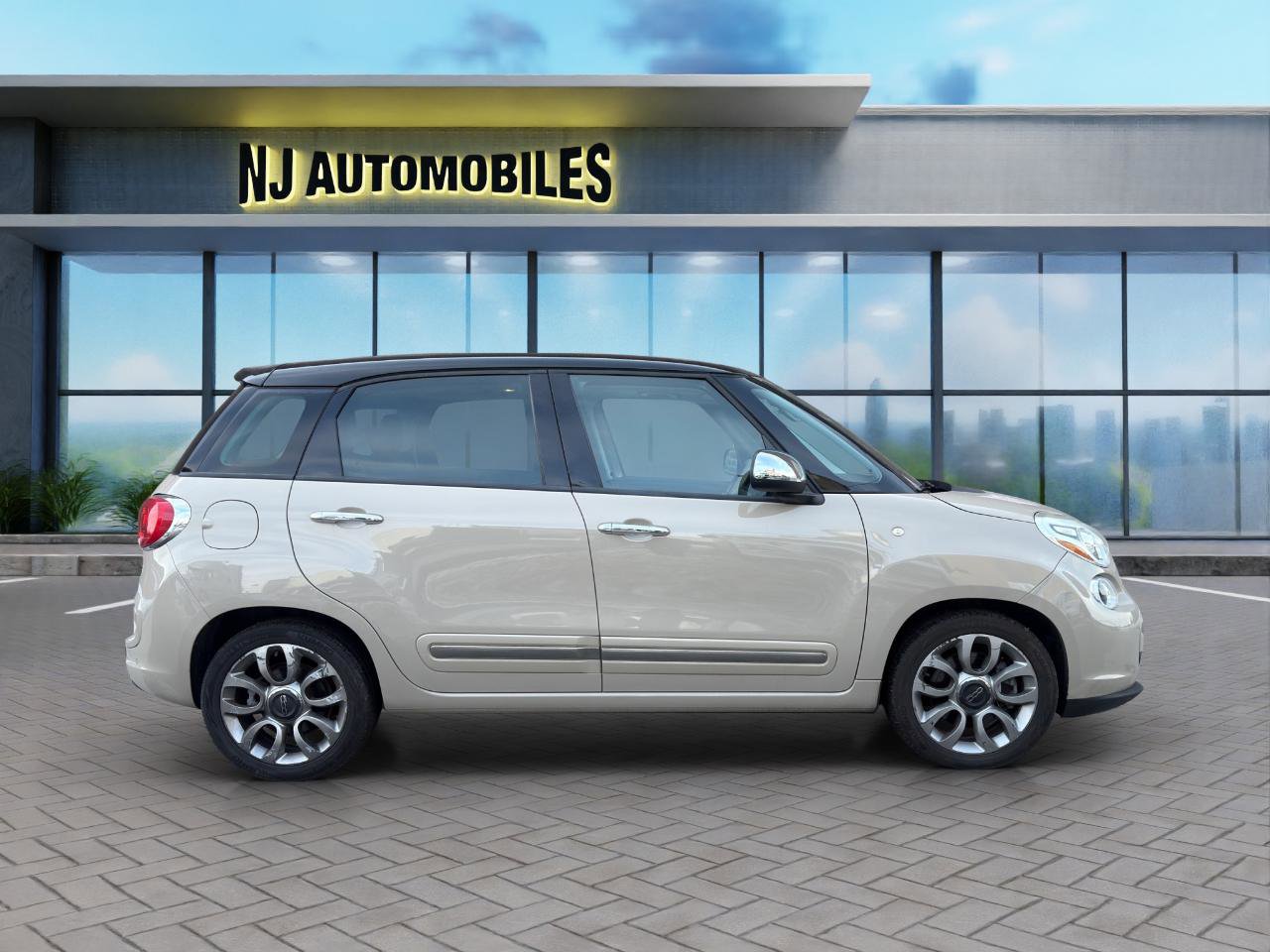 Used 2014 FIAT 500L Lounge image 8