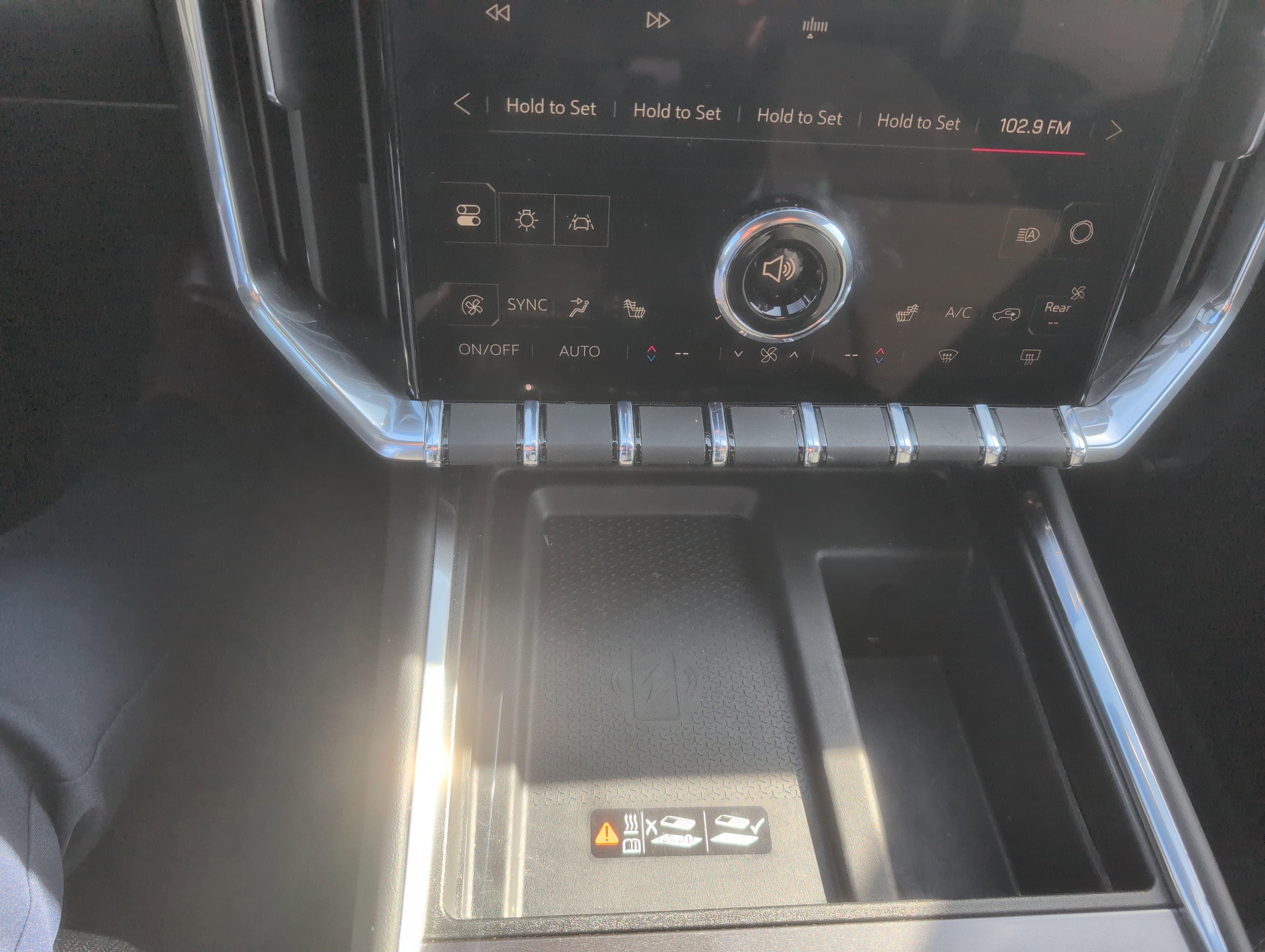 Used 2025 GMC Acadia Elevation image 24