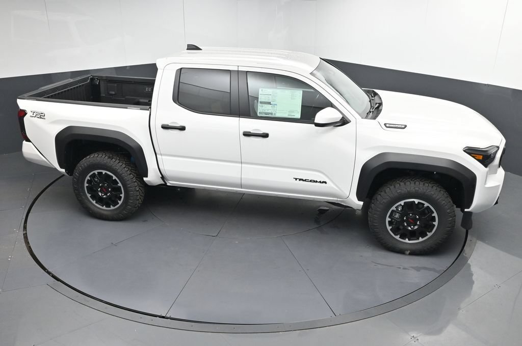 Used 2025 Toyota Tacoma TRD Off-Road AWD/4WD image 37