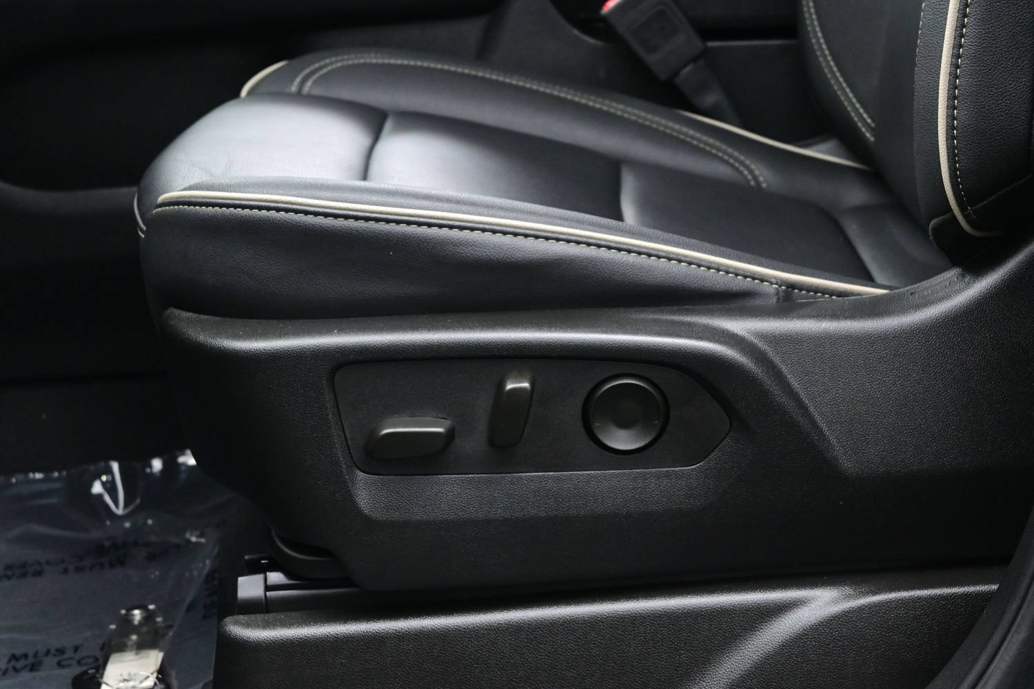 Used 2025 GMC Yukon Elevation w/ LPO, Floor Liner Package AWD/4WD image 11