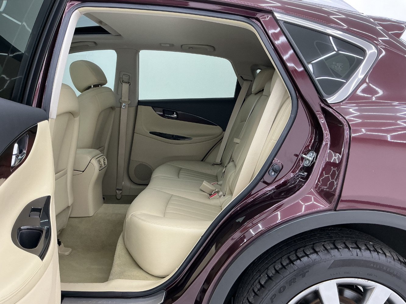 Used 2016 INFINITI QX50 AWD w/ Premium Package image 20