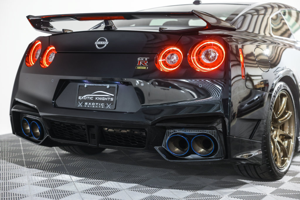 Used 2024 Nissan GT-R w/ Floor Mat Package AWD/4WD image 8